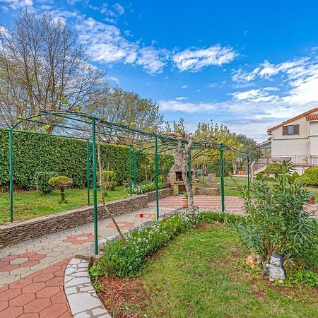 Apartment Flores Stari Pazin Exterior photo