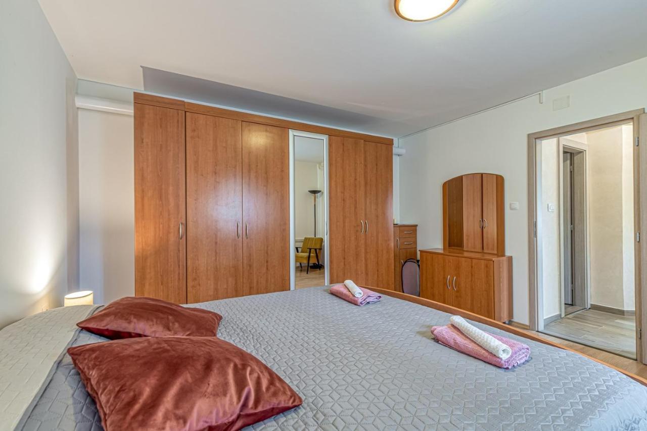 Apartment Flores Stari Pazin Exterior photo